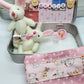 🐇 62% OFF! 🐇 Bunny Mummy & Baby Plush Pocket Tin – Handmade Easter Collectible with Cozy Blanket (Pink/Blue Ears) 🐇🎁