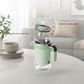 Automatic mixing cup with smart temperature display